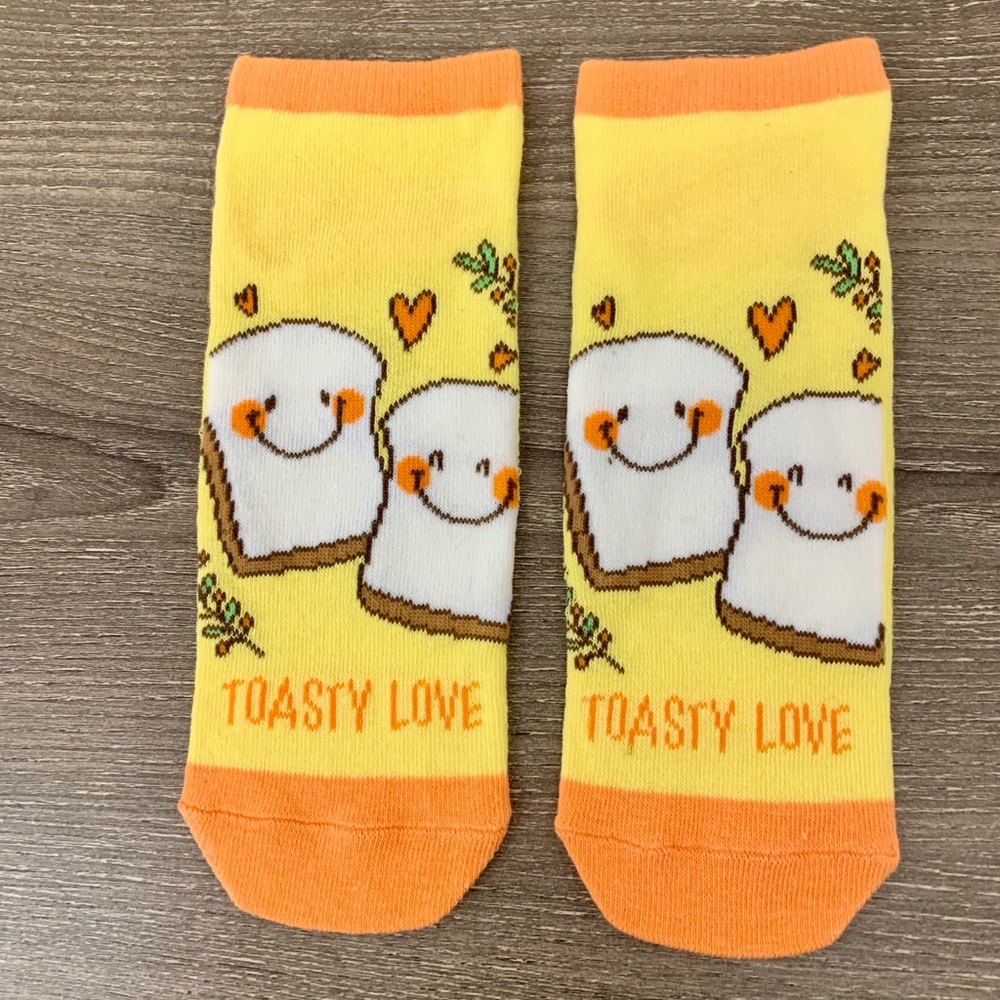 ❣️3/$15❣️ "TOASTY LOVE" Ankle Socks - Picture 2 of 2